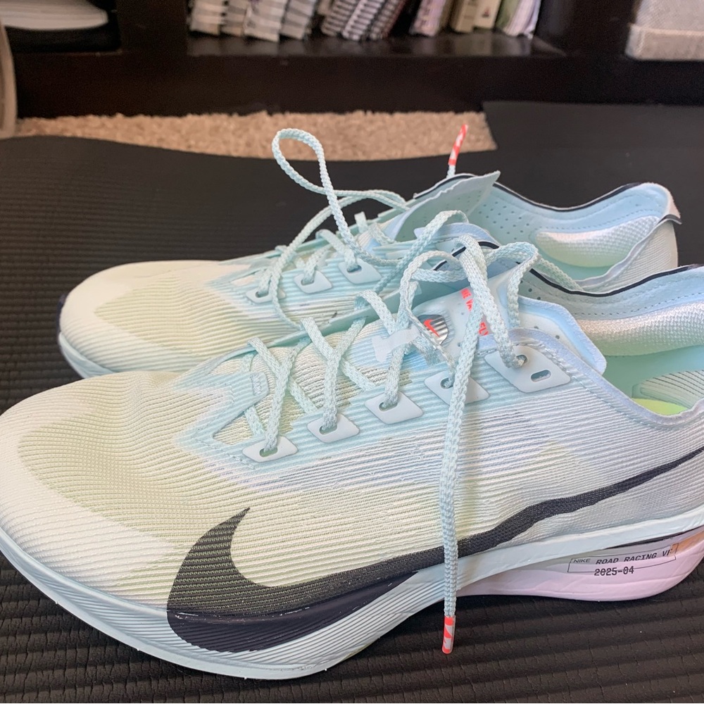 Nike Women's Athletic Shoes - Light Blue and Black10 zoomx - Picture 2 of 3